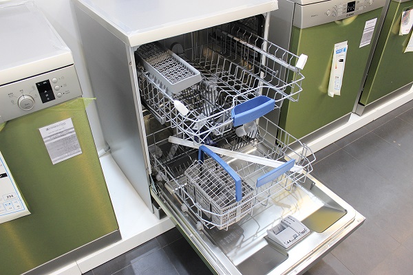 Một số sự cố thường gặp ở máy rửa bát AMICA